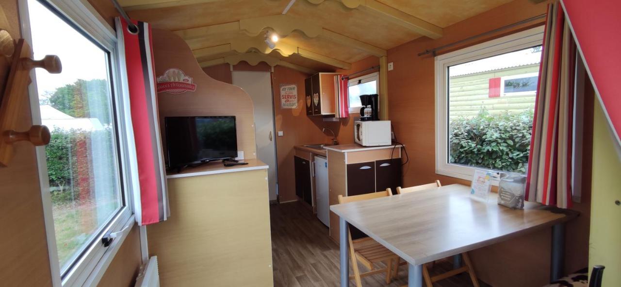 Camping Insolite Le Haut Village Saint-Michel-Chef-Chef Εξωτερικό φωτογραφία