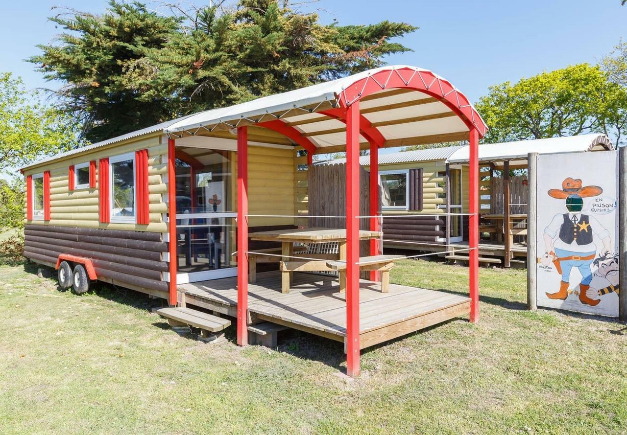 Camping Insolite Le Haut Village Saint-Michel-Chef-Chef Εξωτερικό φωτογραφία